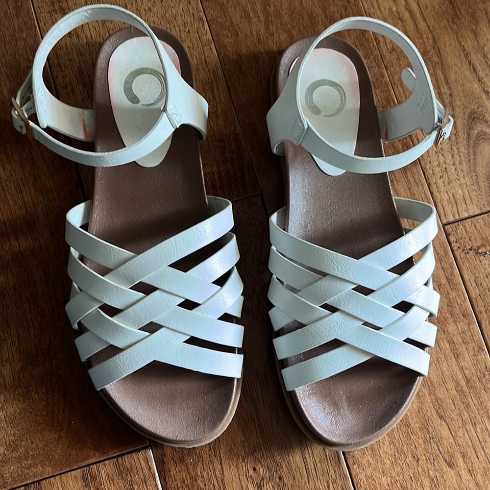 Sandals! EUC white - Picture 3 of 3